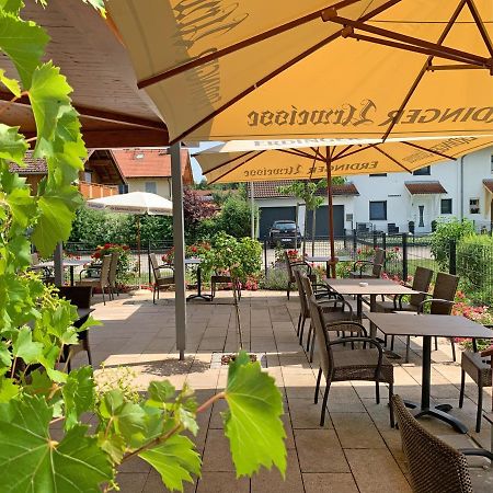Hotel Heimfeld Restaurant Cafe Garching an Der Alz Екстериор снимка