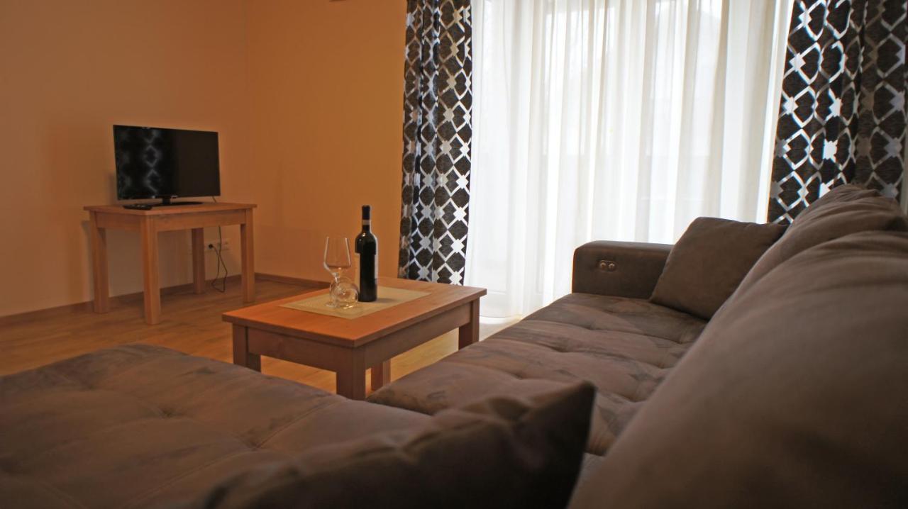 Hotel Heimfeld Restaurant Cafe Garching an Der Alz Екстериор снимка