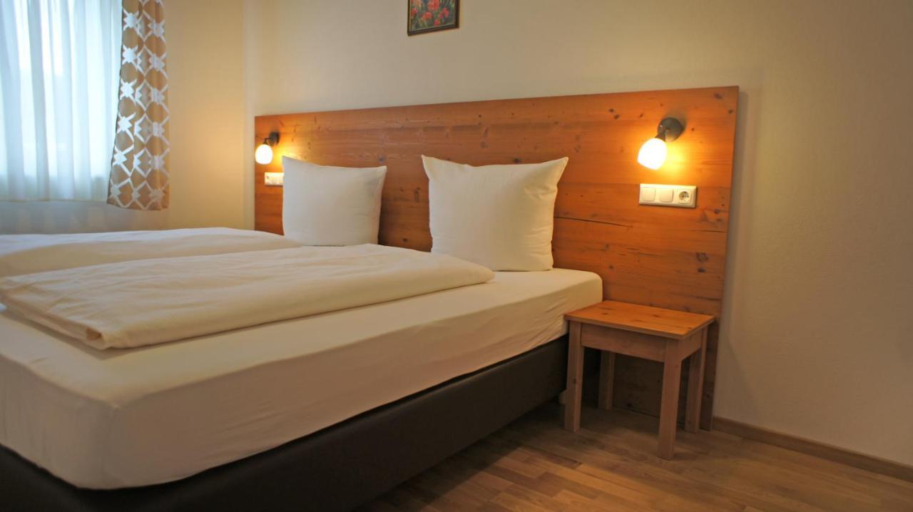 Hotel Heimfeld Restaurant Cafe Garching an Der Alz Екстериор снимка