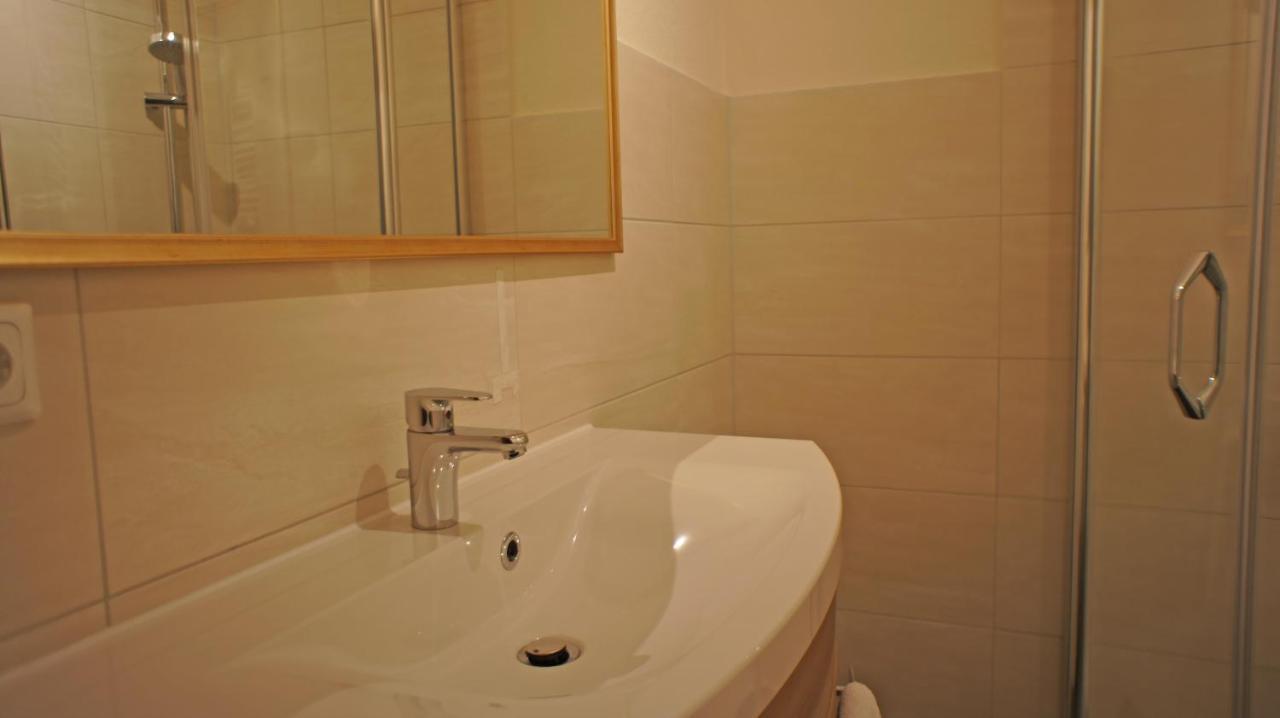 Hotel Heimfeld Restaurant Cafe Garching an Der Alz Екстериор снимка
