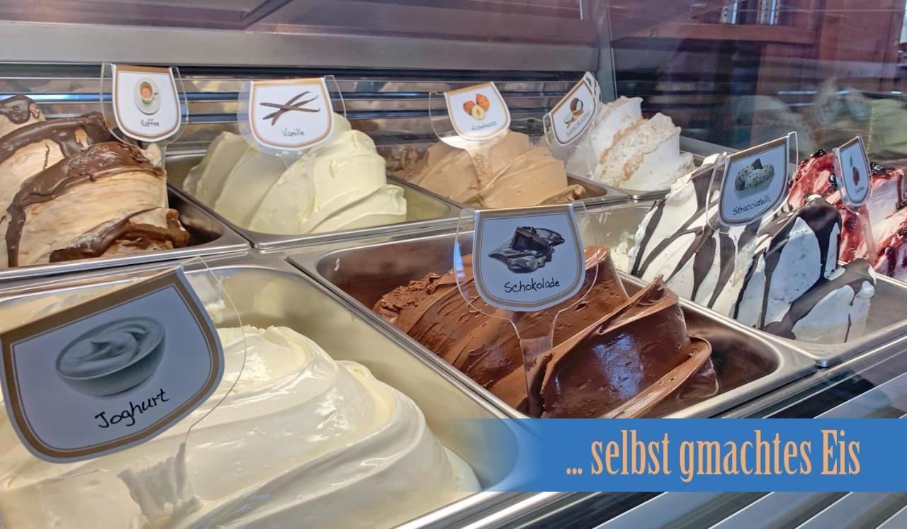 Hotel Heimfeld Restaurant Cafe Garching an Der Alz Екстериор снимка